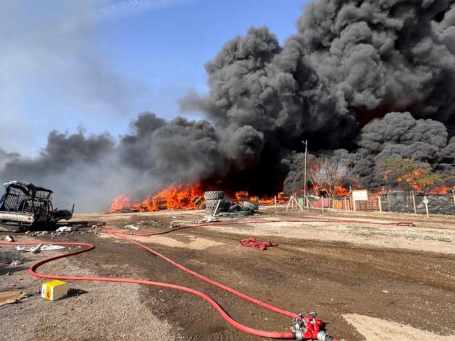 9  YER KL OLDU    Sabah saatlerinden itibaren de soutma almas yapld.    Olay yeri inceleme ekiplerinin yangn blgesindeki incelemeleri devam ederken, alanda hasar tespit almas balatld.  lk tespitlere gre blgede bulunan 9 i yeri kl oldu.