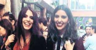 Beikta'ta bulunan bir gzellik merkezine bavuran ve epilasyon ilemi yaptran lkan'n kzlar avukat Cansu Ceren ve kardei Zeynep Seren lkan'n vcutlarnda ilem sonras yank izleri olutu.