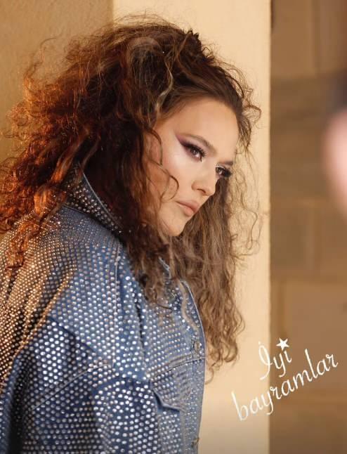 Demet Akaln bayram paylamyla gemie gtrd...