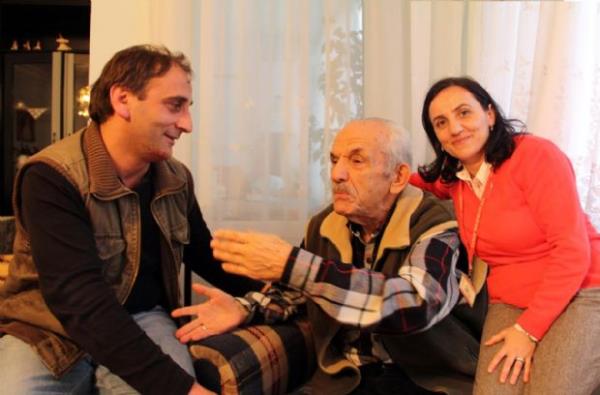 Erdoann 1973-74 sezonunda stanbul ampiyonu olan takm ETT ile Trkiye ampiyonluu iin Eskiehire gittii belirtilen kitapta u ifadeler yer ald