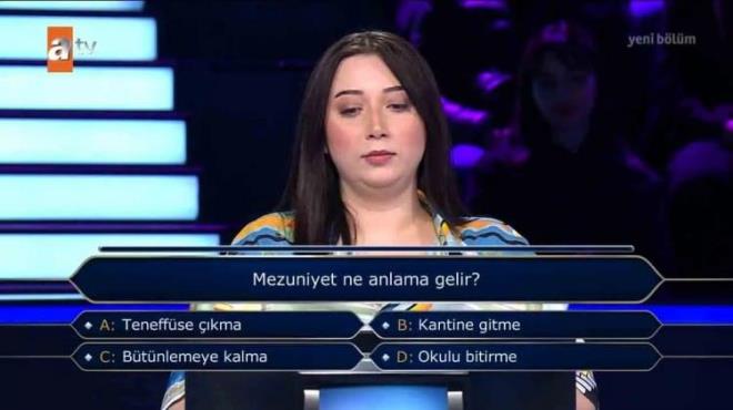 nal konumasnn devamnda, "Kalbimin ekmeini yiyorum galiba. Ama bunlar mutluluk gzyalar." ifadeleri ile duygularn dile getirdi.