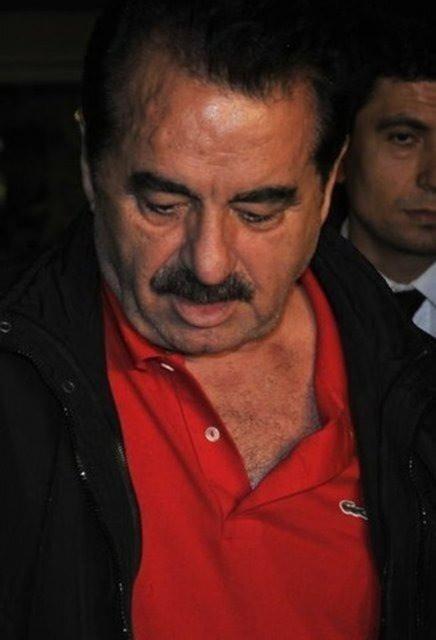 "MDK AKLIM OLSA 7 OCUK YAPMAZDIM"    brahim Tatlses, daha nce olu Ahmet Tatl ile yaad tartma sonucunda; "imdiki aklm olsayd 7 ocuk yapmazdm! Allah, insana evladn da hayrlsn versin, vermiyorsa da o zaman hi vermesin. nk; az karar ou zarar. Cumhurbakanmzn dedii gibi 3 tane yeter artar bile!" aklamasn yapmt.