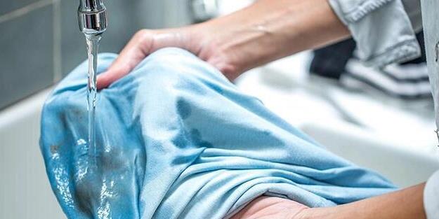 Ya lekesi birok farkl alanda grlebilir. rnein; hal, kyafet ve duvar. Zira yemek yaparken, tarken veya farkl sebeplerden dolay ya lekesi dklm veya sram olabilir.