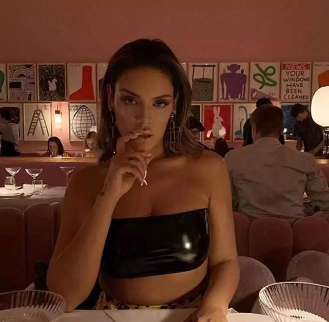 '��te Benim Stilim' isimli televizyon yar��mas�yla �nlenen Adanal� sosyal medya fenomeni Ya�mur Takta�, ge�en haftalarda ABD?de kald��� evde �l� bulundu.