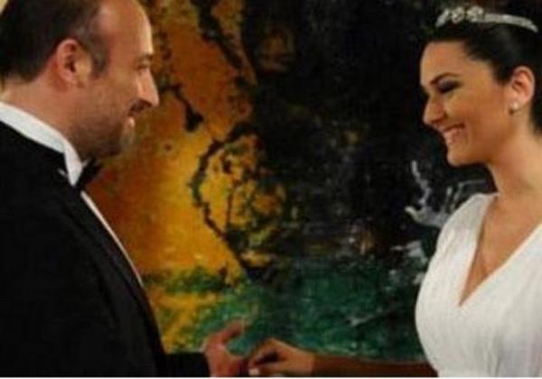 stinye- Yeniky yolu zerindeki yalnn ilk sahibi lk sahibi Koca Reit Paa'nn kz Ferendiz Hanm. Yalya adn veren ikinci sahibi ise Refia Sultan'n kocas Ferik Ahmet Afif Paa. Afif Paa yaly yktrarak mimar Alexandre Valluary'ye bugnk binay yaptrnca yal onun adyla anlmaya balad. Yal bir dnem de Kemal Uzan' mlkiyetine gemi ancak daha sonra TMSF tarafndan el konulmutu