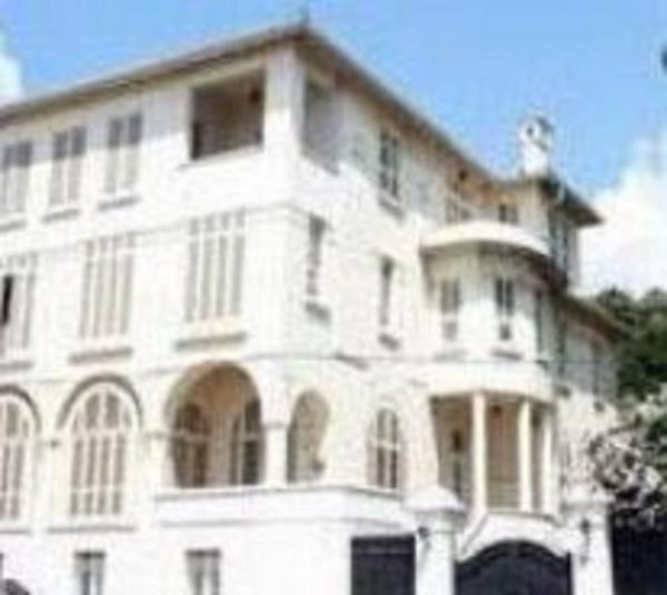 Dizide Ziyagil kk olan bu yal Saryer'de bulunuyor. 1895 ylnda ina edilmi olan yal Rahmi Ko'a ait.