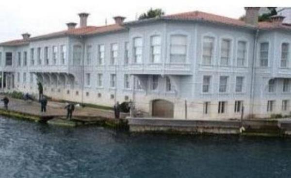 Barollerin Kvan Tatltu ve Songl den'in paylat Gm dizisi Boaz'daki Abud Efendi Yals'nda ekiliyordu.