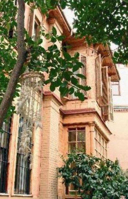 Reat Nuri Gntekin'in ayn adl eserinden gnmze uyarlanan dizinin ekimleri Beylerbeyi'nde yaplyordu.