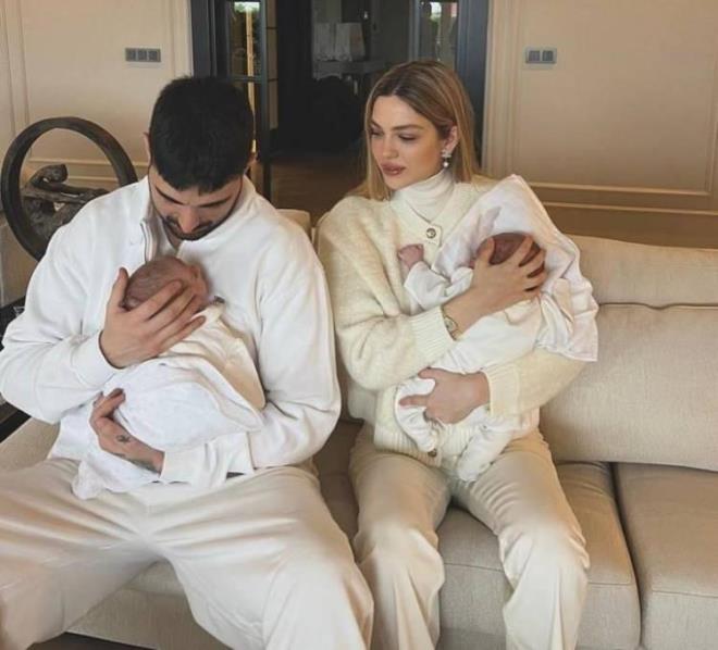 "NSAN GB BR OPERASYON DAHA OLACAK" DEMLERD!    Minik Ayel'in salk durumuyla ilgili yaplan kontrolleri sk sk paylaan efkatli, bebeinin nisan aynda operasyon geireceini duyurmutu. nl iftin bebeklerinden Ayel, bugn operasyona girdi.