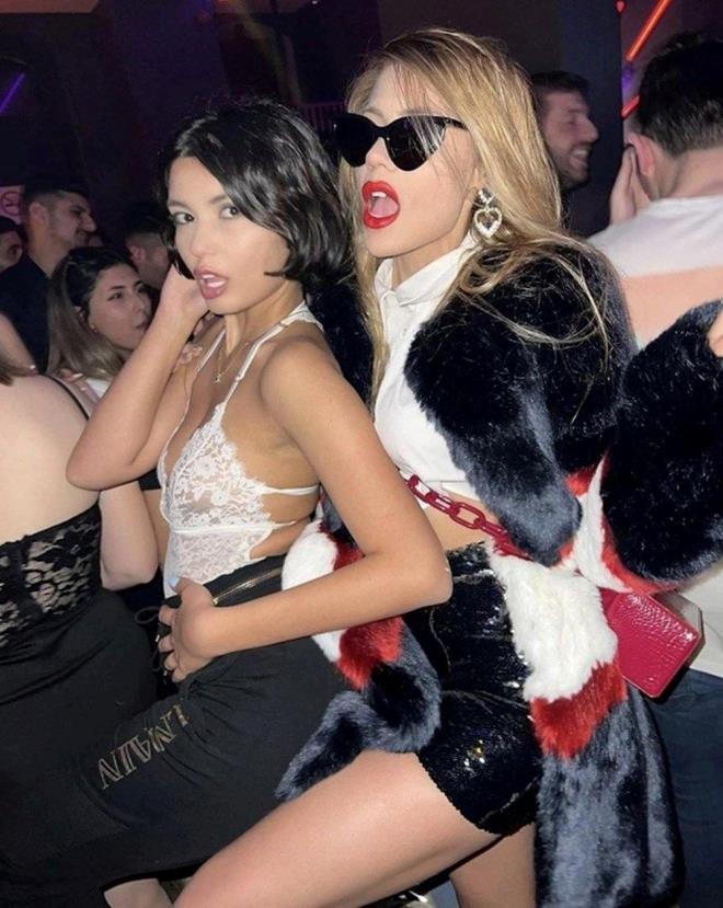 Candan kardelerin annesi Umut Candan ile baba Hakan Candan da kzlarnn acilen tedavi edilmesi gerektiini syledi ve "Nihal'in salndan endie ediyoruz" diye konumutu.