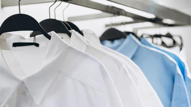 Bu sayede gmlekteki lekelerin basit bir ekilde temizlendii grlebilir.