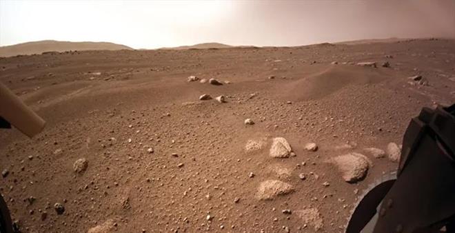 Yksek basnla yzeye fkrp zemine yaylan ve 45 metre ile 1 kilometre aras genilie sahip olan bu madde hzmelerinin ekilleri "rmcee" benzetildi.