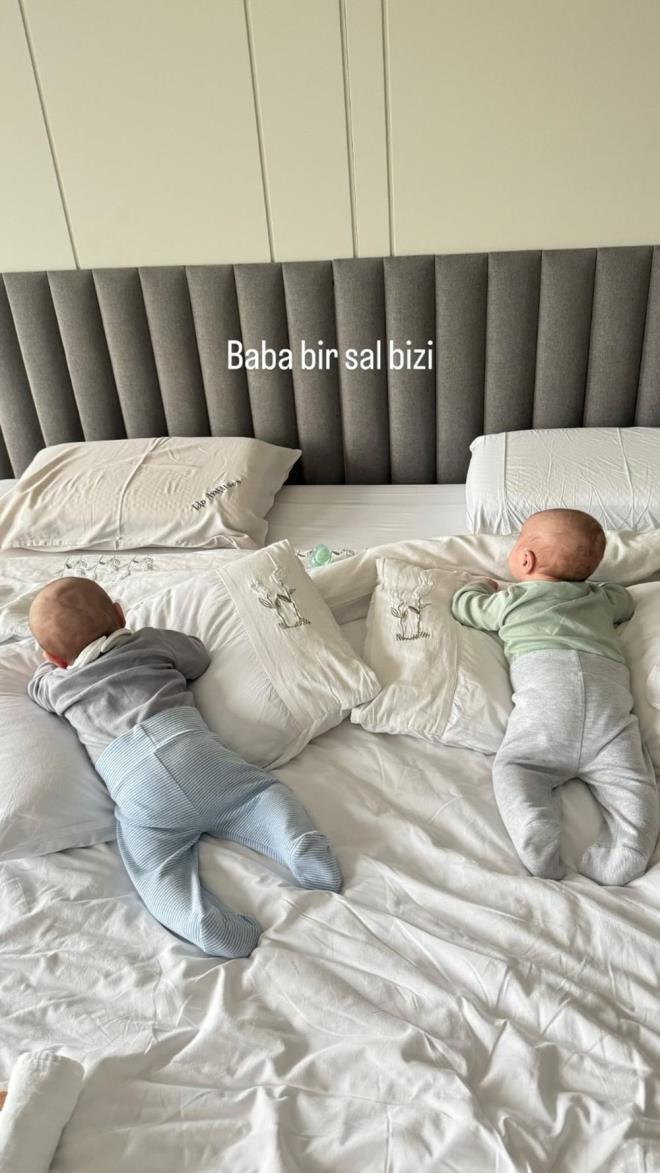 Ancak ikizlerden brahim Ayel'in kalbinde sorun olduu ve doumdan hemen sonra operasyon geirdii ortaya kmt.