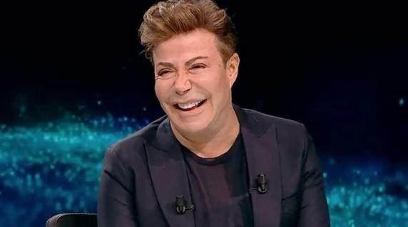 Havuzlu, 5 katl evindeki dekorasyonu dikkat ekerken takipileri milyonluk deerindeki ev sosyal medyada ilgi oda oldu.