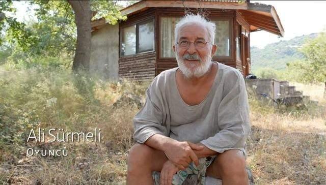 "LKS YAIYORUM"         Ali Srmeli "O zamann paras 100 bine bu 6 dnm almm, yan taraf yalvar yakar istedik, 7 dnme 200 istedi. 13 dnm 13 sene nce 300'e aldm, bin dolarm... Akademi kuracaz o zaman, ama gaz veren herkes kenara ekildi. Planladm bundan 12 tane koyacaz hadi el atn, yok! Kei srs dald byle kald" aklamasnda bulundu.