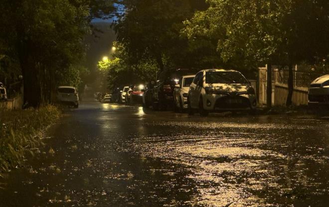 Meteoroloji Genel Mdrl'nn uyarlar sonras birok ilde saanak ya etkisini artrd.