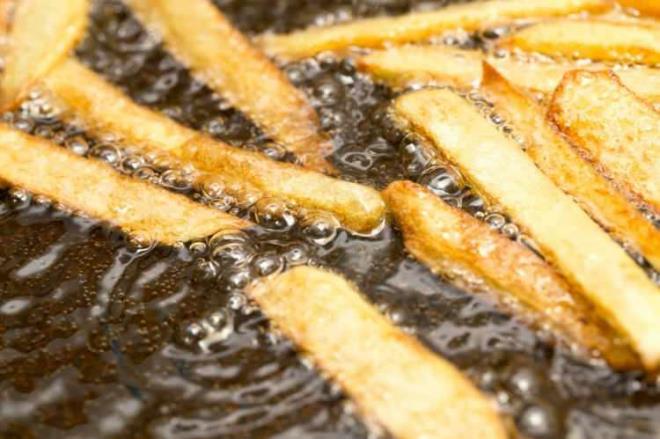 Bu da, zellikle restoranlarn tekrar tekrar kulland kzartma yanda piirdii yiyecekleri en byk sululardan biri haline getiriyor.