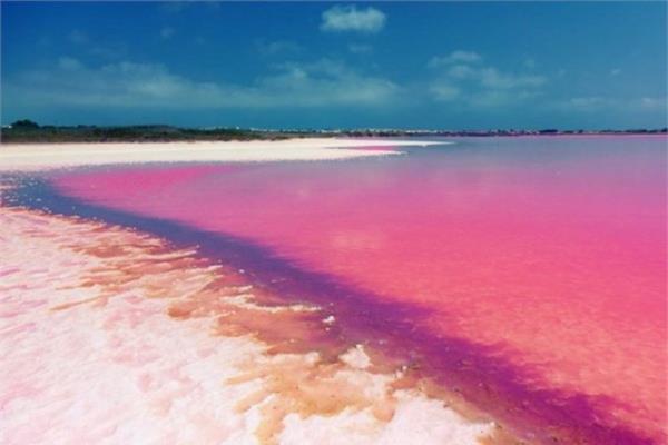 <p><b>spanya</b></p> spanya'nn Torrevieja kentine yakn tuz gllerinden biri.