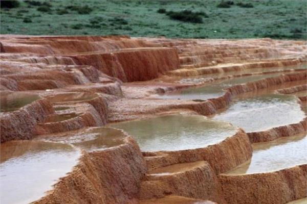 Kuzey ran Badab-e Surt Basamaklar