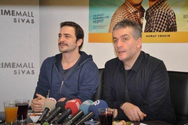 Ahmet Kural ve Murat Cemcir'in neden kst ise yllardr bilinmiyordu. Bir dnem yakn dost olan nl isimlerin kslk sebebi ortaya kt.