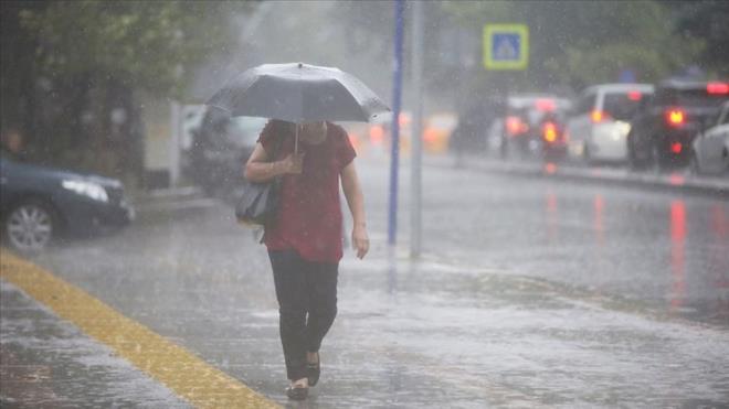 Meteoroloji Genel Mdrl tarafndan yaplan son deerlendirmelere gre hafta sonunda lke genelinin ok bulutlu, saanak ve gk grltl saanak yal geecei tahmin ediliyor.    Yalarn; Edirne, Tekirda, anakkale, Balkesir, Bursa, Osmaniye, Kahramanmara, Nide, Kayseri, Sivas, Kastamonu, Sinop, Amasya, Tokat, Malatya, Siirt, rnak, Hakkari ve Adyaman evreleri ile Adana'nn kuzey kesimlerinde yer yer kuvvetli olmas bekleniyor.