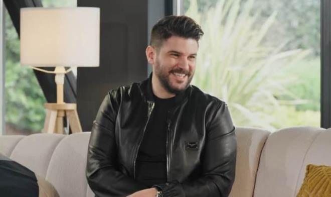 "EM BENM SEVMEDM BR ELBSEY GYEMEZ"