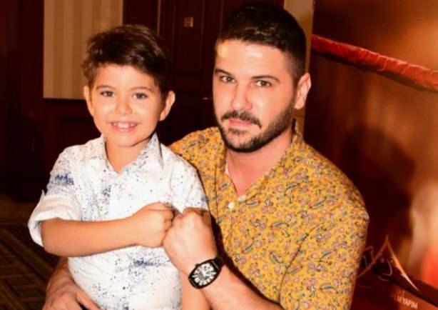 nl oyuncu birinin baklarndan rahatsz olduunda o kiiyi tanmasa da gidip rahatszln dile getirirmi. ok dik dik bakan kiilere kar rahatszln ya kendisi sylermi ya da bakasn gnderip uyarrm.