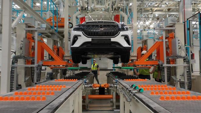 Hyundai IONIQ 5, 239 adetle drdnc ve Volvo XC40 da 185 adetle beinci srada yer ald.  <p>  ABD merkezli otomobil reticisi Tesla ise 27 sat gerekletirdi.