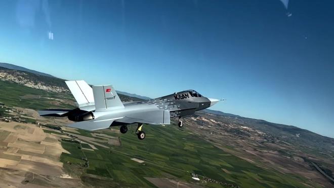 5'inci nesil sava ua KAAN'n retim faaliyetlerine Mart 2022'de baland. Yksek manevra, dk radar grnrl, gelitirilmeye ak aviyonik mimari, artrlm durumsal farkndalk, hassas hedefleme, birlikte alabilme gibi kabiliyetlere sahip KAAN'n, Mays- Kasm 2022 tarihleri arasnda komponent montajlar tamamland.