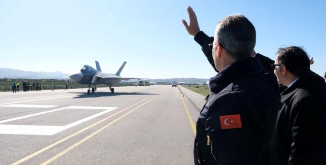 Bugn yine o ilk uu sonras elde edilen veriler deerlendirildikten, analiz edildikten sonra ikinci uu hazrlklar tamamland ve bu sabah da ikinci uuumuzu gerekletirdik." dedi.  lk uu gibi ok baarl bir uu olduunu belirten Grgn, "Bu uuta da alnan veriler tm ekip tarafndan deerlendirilecek ve sonraki uular iin hazrlklar devam edecek. Hayrl uurlu olmasn temenni ediyorum, emei geen tm alanlarmza mhendislerimize, pilotlarmza, test pilotlarmza teekkr ediyoruz, milletimize hayrl uurlu olsun" dedi.