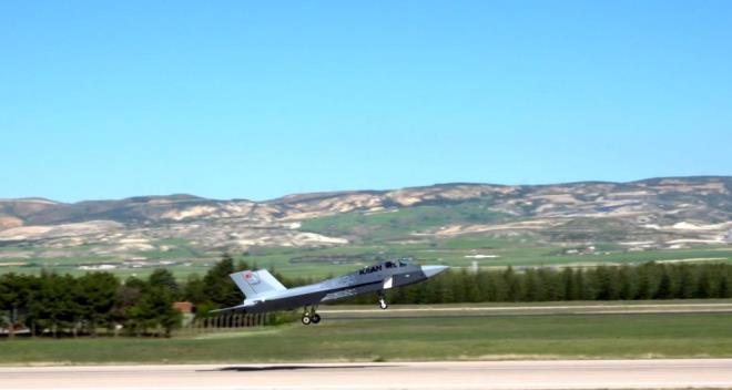 Kasm 2022'de son montaj hatt devreye alnd. Aralk 2022 ve Ocak 2023 tarihlerinde gerekletirilen youn sistem testlerinin devamnda, 10 ubat 2023'te planlanandan nce hangardan k gerekletirildi. Ardndan ilk motor altrma, ilk yava taksi testleri yaplan KAAN, ilk uuunu 21 ubat 2024'te gerekletirdi.