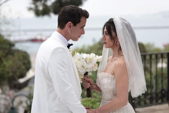 Barollerini Gke Bahadr, Selahattin Paal ve Bar Falay'n paylat Star TV dizisi mer 54. blmyle final yapt. mer'in son blmnde; herkesin mutluluu bulmas dikkat ekti.