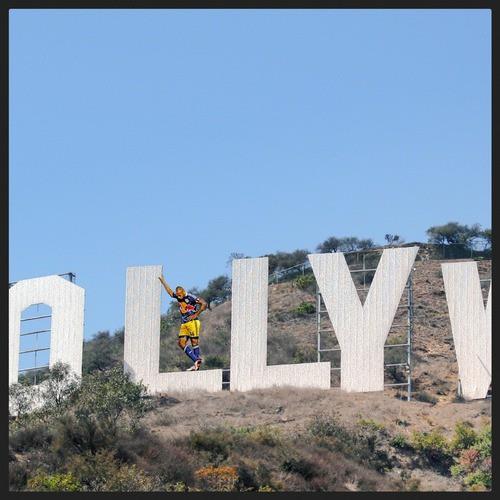 Thierry Henry, yapt gol sevinciyle bir anda twitter'a damga vurdu.