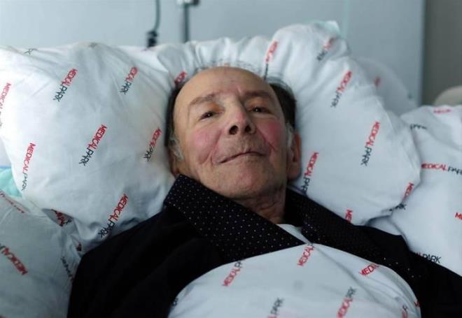 zkul ok istedii eve elden ayaktan dt dnemde basna yansdktan sonra alabildi. Usta sanat hasta olduu iin sanat ve i dnyasndan dostlar bir araya gelip Atatrk Kltr Merkezi'nde onun iin gece dzenledi. Elde edilen parayla da Cihangir'de bir ev alnd.