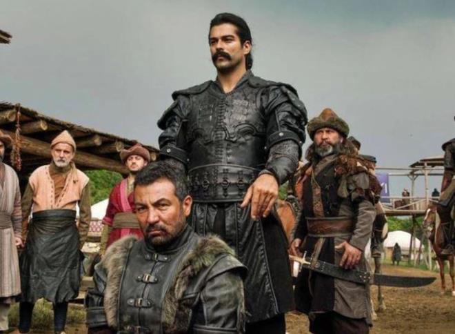 Son olarak Kurulu Osman dizisinde 'Aliar' roln stlenen Hnel, yaad kalp rahatszl nedeniyle acil ameliyata alnd.