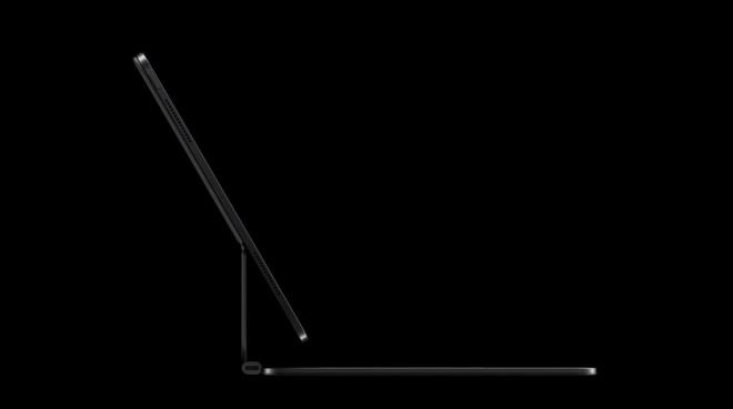 YEN MAGIC KEYBOARD     Apple bugn iPad odakl 'Let loose' etkinliinde, ilk olarak 2020 ylnda tantlan iPad'in Magic Keyboard'unun yeni bir versiyonunu duyurdu.    Bu yeni iPad klavye modeli, bir nceki modele gre profesyonel kullanclarn ihtiyalarna daha uygun olarak tasarland.    Daha ince ve hafif olmasnn yan sra daha byk bir trackpad ve ilev satryla birlikte geliyor.