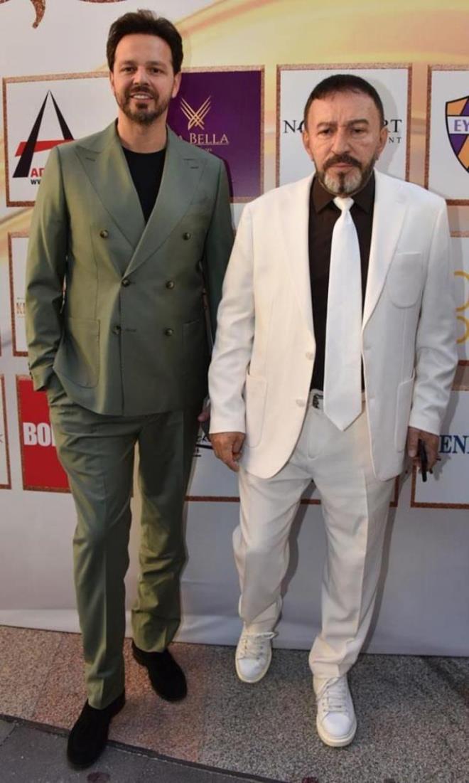 MUSTAFA TOPALOLU'NDAN DA SERT SZLER    alayan Topalolu'nun aklamalar magazin gndemine bomba gibi derken Mustafa Topalolu da konuya dahil oldu. Oluyla bir dl treninde grntlenen Mustafa Topalolu, zcan Deniz ile ilgili sorular yantlad.