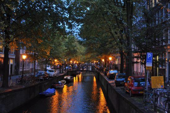 <b>6. Amsterdam, Hollanda</b>  <p> 12 czdann 7'si</p>