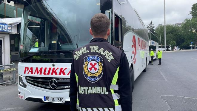 Amalarnn kazalarda olas can kaybn azaltmak olduunu vurgulayan Baark, src ve yolcularn emniyet kemeri alkanln artrmak ve vatandalar bilinlendirmek iin denetimler yaptklarn kaydetti.