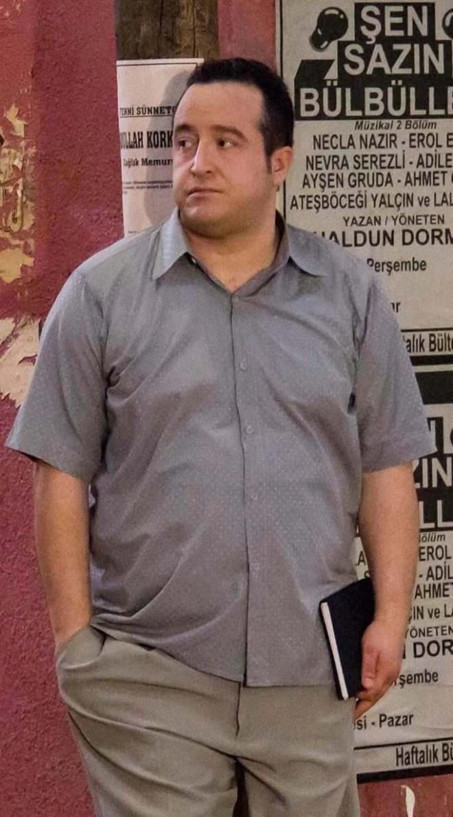 Ekonomik sorunlar yaayan 51 yandaki nl oyuncu paylamlar ile dikkatleri zerine ekiyor.     <br>    te Vural elik'in son hali..