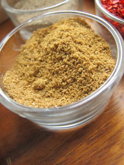 Hazmszla ok iyi geldii iin zellikle hazm g olan yiyeceklerde kullanlr.