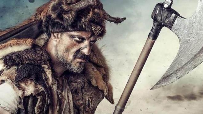 Dizide Temirboa karakterini canlandran oyuncu, Trkiye'nin reyting rekorlar kran dizisinde yer almaktan duyduu mutluluu dile getirirken, set ortamna, yapmc Mehmet Bozda'a ve dizinin barol Burak zivit'e vgler yadrd.