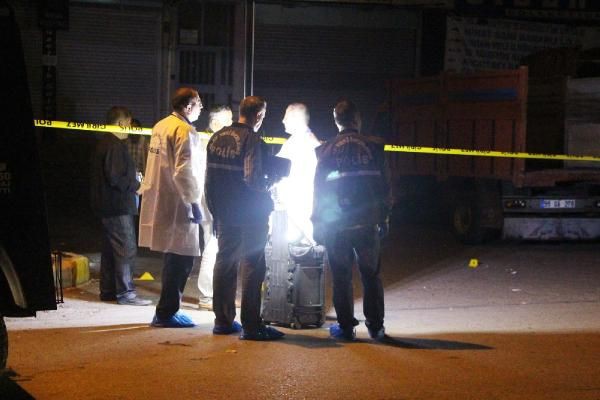 Babakan Recep Tayyip Erdoan'n Sabiha Gken'den Kskl'daki evine gidecei gei gzergah zerinde bulunan Mustafa Kemal Kprs'nde gvenlik nlemi alan polislere ate edildii iddia edildi.