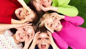 4. ocuunuzun arkadalklarn snrlayn  <br>  Arkadalk zellikle erken ocukluk dneminde nemlidir. Dolaysyla karlatrmal bir aratrma, ocukluk dneminde arkadalk kurmann bireyin geliimine olumlu etki yapabileceini gsterdi. Fakat yanl arkadalklar bazen ocuun davranlarn deitirebiliyor. nk ebeveynler olarak ocuklarmzn arkadalarna ne kadar bal olduklarnn her zaman farknda olmuyoruz. ocuklarn stres veya belirsizlik zamanlarnda gvenebilecekleri gl bir sosyal destek sistemine ihtiyalar vardr.