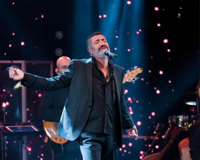 nllerin gerek adlar zaman zaman gndem olurken Hani Bekleyecektin gibi arklarla herkesin gnlne taht kuran arkc Hakan Altun'un gerek ad merak konusu oldu.