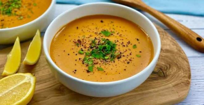 MERCMEK ORBASI  &#8203;  Mercimek orbas, krmz mercimek, tavuk suyu, soan ve havula yaplan sevilen bir Trk orbasdr.