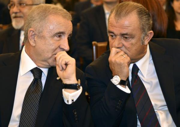 Bu aklamadan 10 gn sonra Beikta derbisi ncesinde Fatih Terim'e ulaamayan Aysal, Terim'le yollarn ayrrken bu iletiim problemini ynetim kuruluna tad.