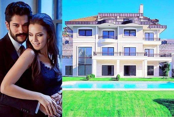 BURAK ZVT VE FAHRYE EVCEN    Magazin dnyasnn rnek iftlerinden Burak zivit ve Fahriye Evcen, evlendiklerinden beri Beykoz'da 4 katl bir villada yaamlarn srdryor.