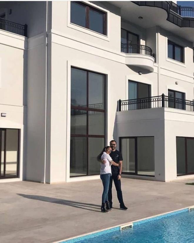 DEMET AKALIN    nl arkc Demet Akaln'n 18 Milyon TL'ye satn ald sper lks villas, stanbul?un en gzel mekanlarnn yer ald Acar Kent'te yer alyor.