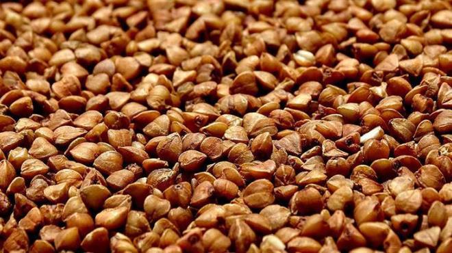 Yalnzca benzersiz bir tada sahip olmayan ayn zamanda benzersiz besinsel faydalara da sahip karabuday, topramz iin faydal ve binlerce yldr dnya apnda beslenmenin temelini oluturuyor. Kimilerinin tahl kimilerinin buday dedii bu kk minik eyin marifetleri ise saymakla bitmiyor.